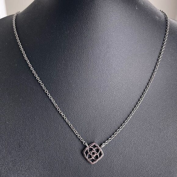 New Kendra Scott Decklyn Gunmetal Pendant Necklace - Picture 1 of 6